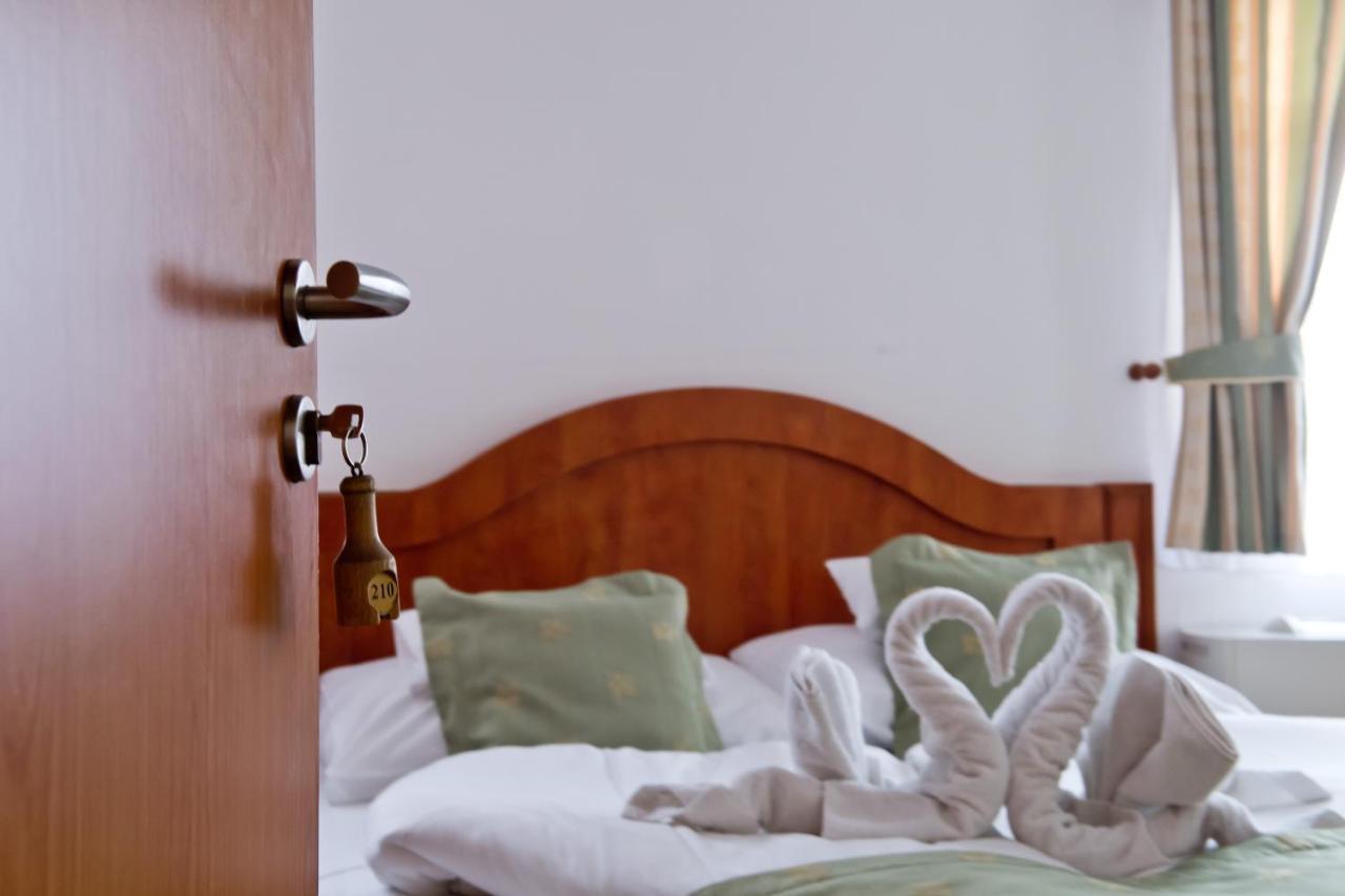 Hotel Toldi Fogado