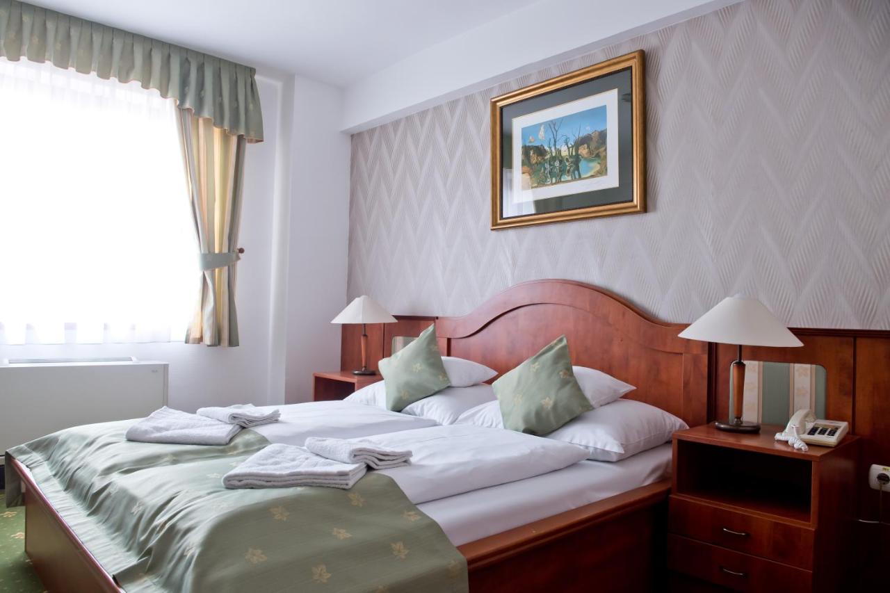 Toldi Fogado Hotel